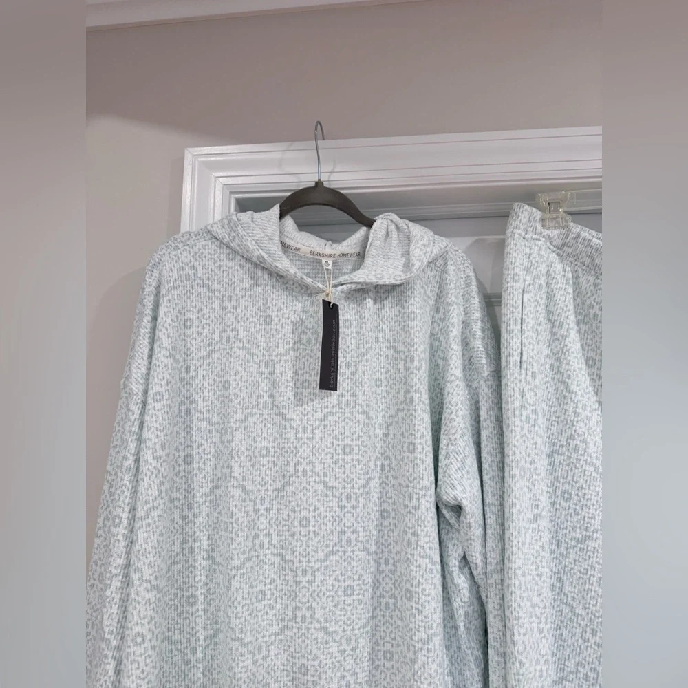 Berkshire Homewear Light Blue Lounge Set - Picture 3 of 4